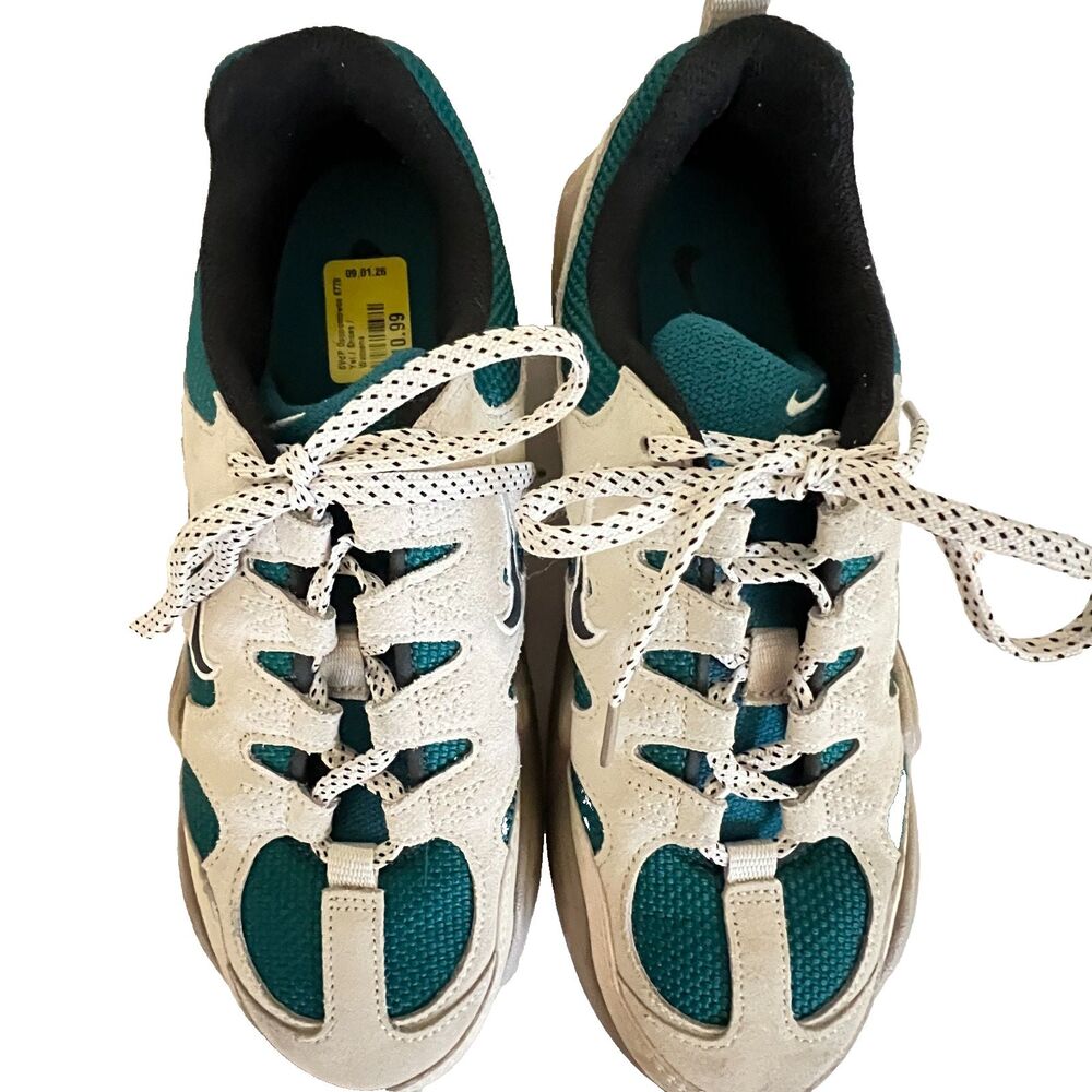 Nike Tech womens Hera sneakers 8.5 Lt Orewood Brown/Geode Teal/Khaki